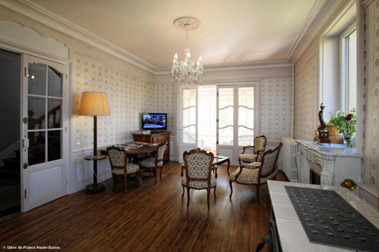 Bed and Breakfast Au Fil Du Temps Fougerolles-Saint-Valbert Экстерьер фото